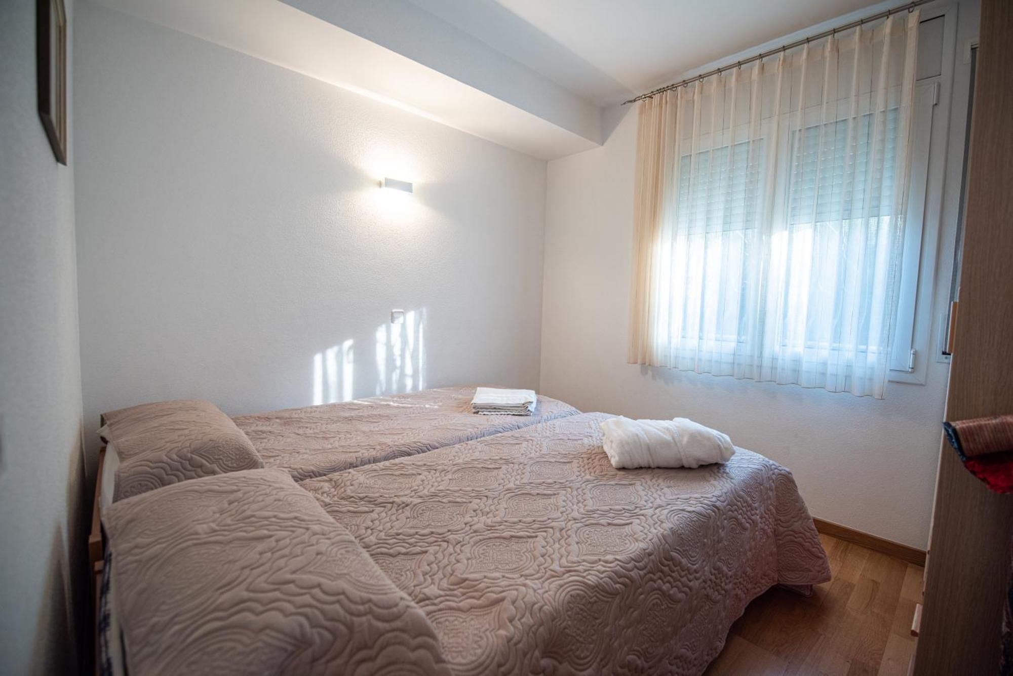 Apartamento Primera Linea De Mar L'Ampolla Ngoại thất bức ảnh